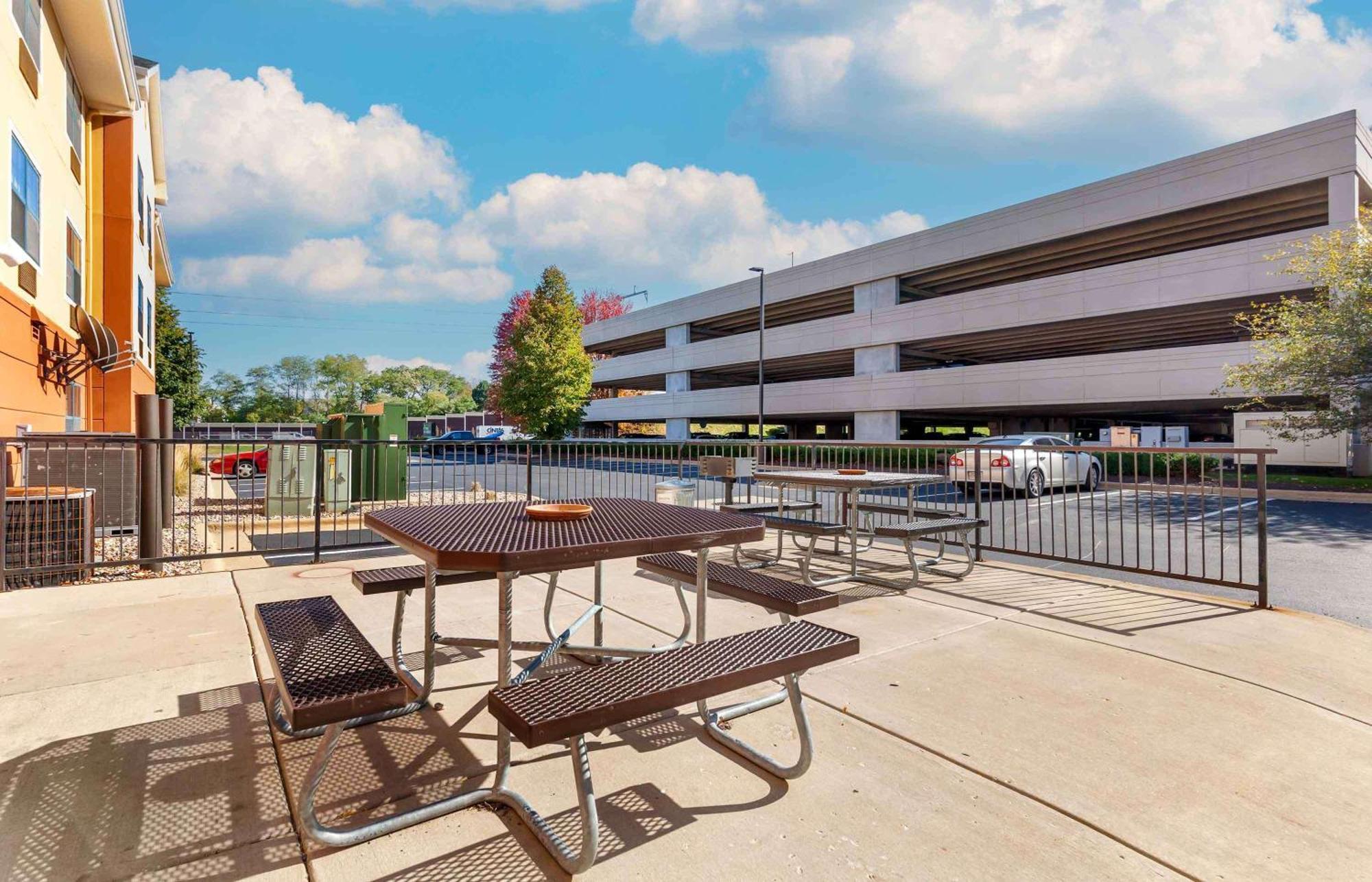 Extended Stay America Suites - Madison - Junction Court Middleton Exteriér fotografie